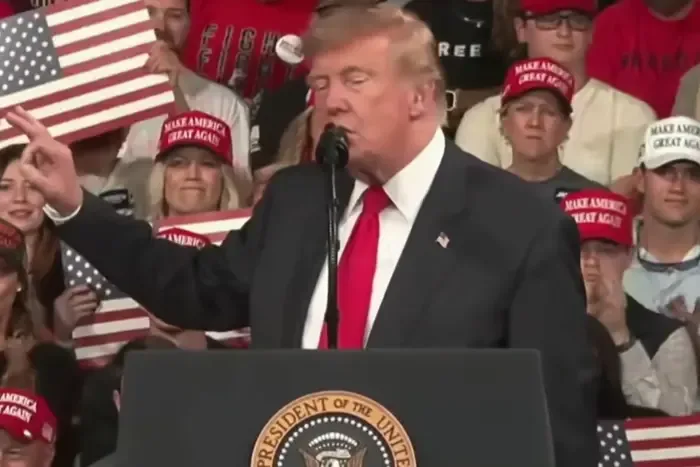 «Ми отримали обидві задарма»: Трамп заявив про встановлення контролю над двома країнами