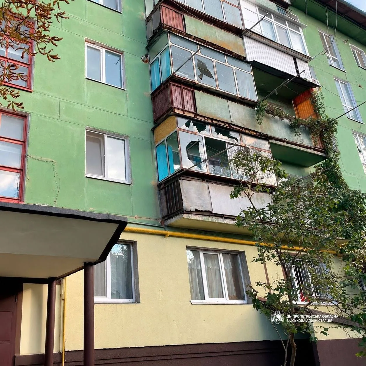 Понад 40 атак за добу троє людей постраждали у трьох районах Дніпропетровщини