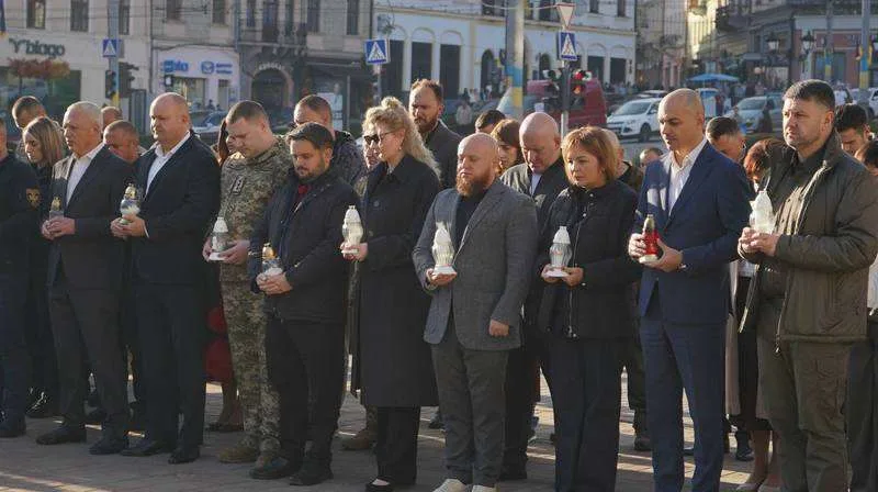(ФОТО) Як у Чернівцях відзначили День захисників та захисниць України