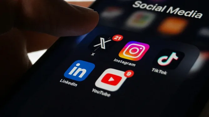 Австралия готовит иски против Facebook, TikTok и YouTube из-за нарушений запрета соцсетей для детей