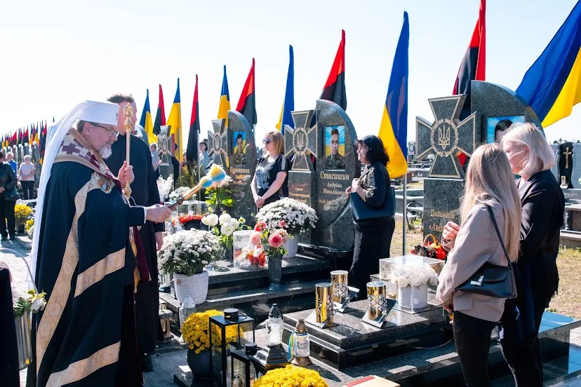 Блаженніший Святослав освятив меморіал полеглих захисників у Чорткові (Фото)