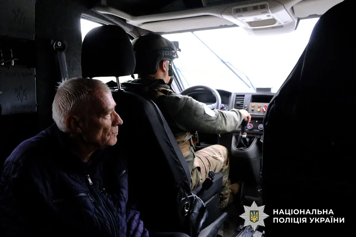 "Дорога життя": з Краматорська евакуювали ще дві родини з дітьми та літніх людей