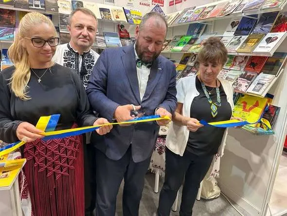 Українські представники взяли участь у Будапештському міжнародному книжковому фестивалі