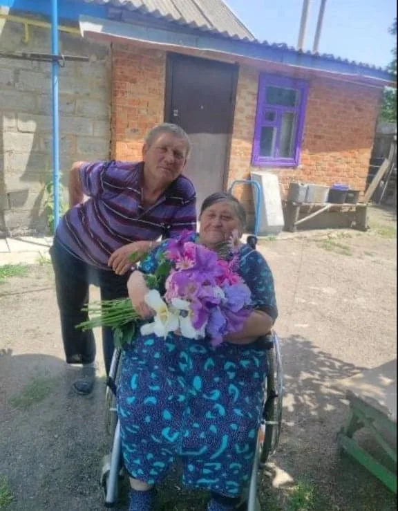 Після тривалої розлуки у жовтні 2022 року Алла Чурілова нарешті змогла зустріти батьків у Запоріжжі.