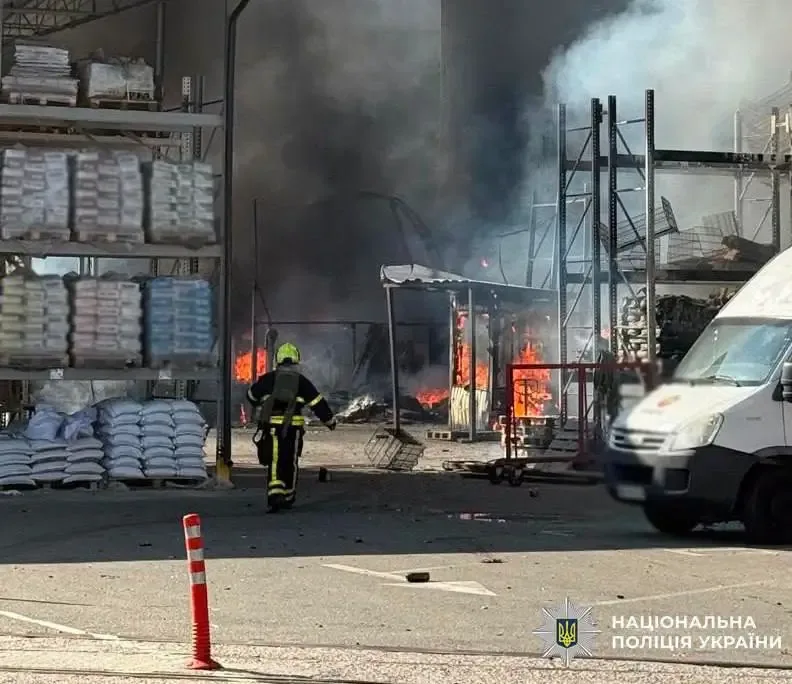 У Києві вдень армія рф вбила трьох людей в магазині, вже відомо про 4 загиблих в місті