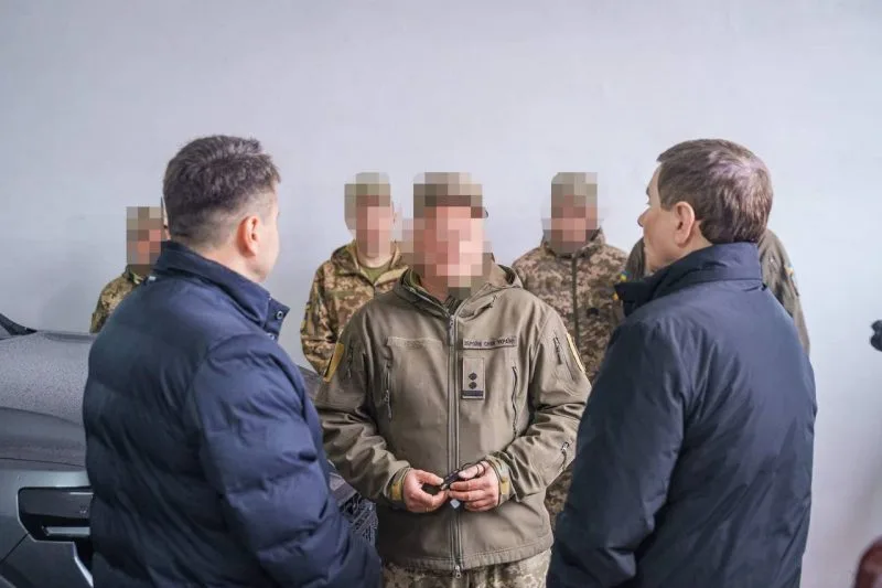 Пікапи для ППО передала команда МКГШ