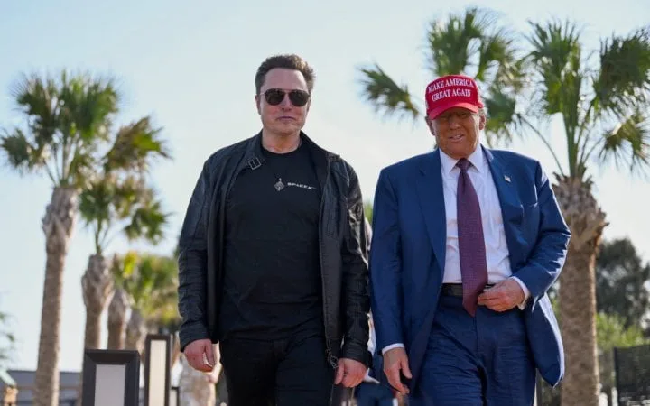 WSJ: Трамп подзвонив Ілону Маску та попросив його зняти обмеження на Starlink в Україні