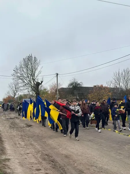Помер від важкого поранення: на Волині попрощалися з Героєм Романом Лисюком (фото)