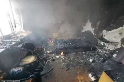 Наслідки удару російського безпілотника по приватних будинках у Миколаєві