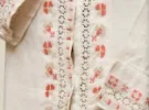 Сорочка, вишит Лесею Українкою для Михайла Кривинюка