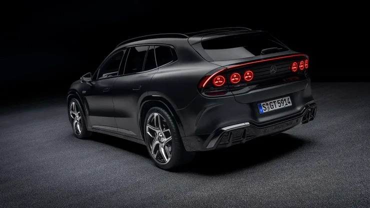 Автомобиль Mercedes-AMG GT SUV