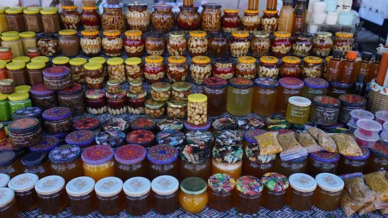 Що відбувається у центрі Чернівців зараз: фоторепортаж з Дня міста