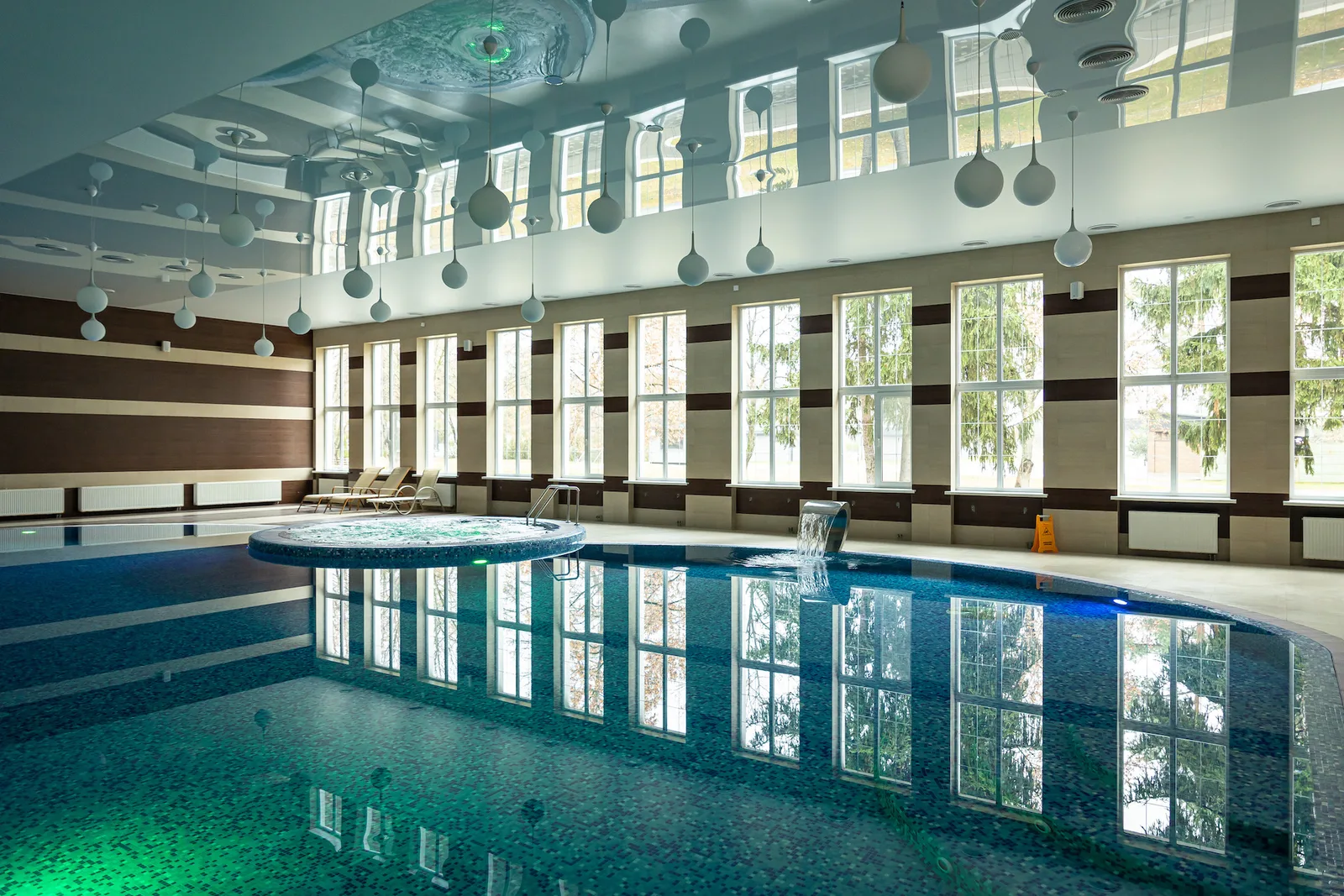 Perlyna Resort басейн
