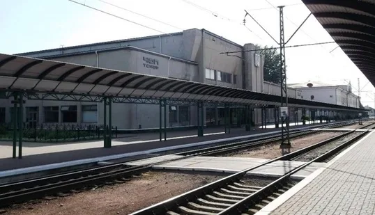 Потяги до Словаччини та Чехії тимчасово не курсуватимуть через Чоп