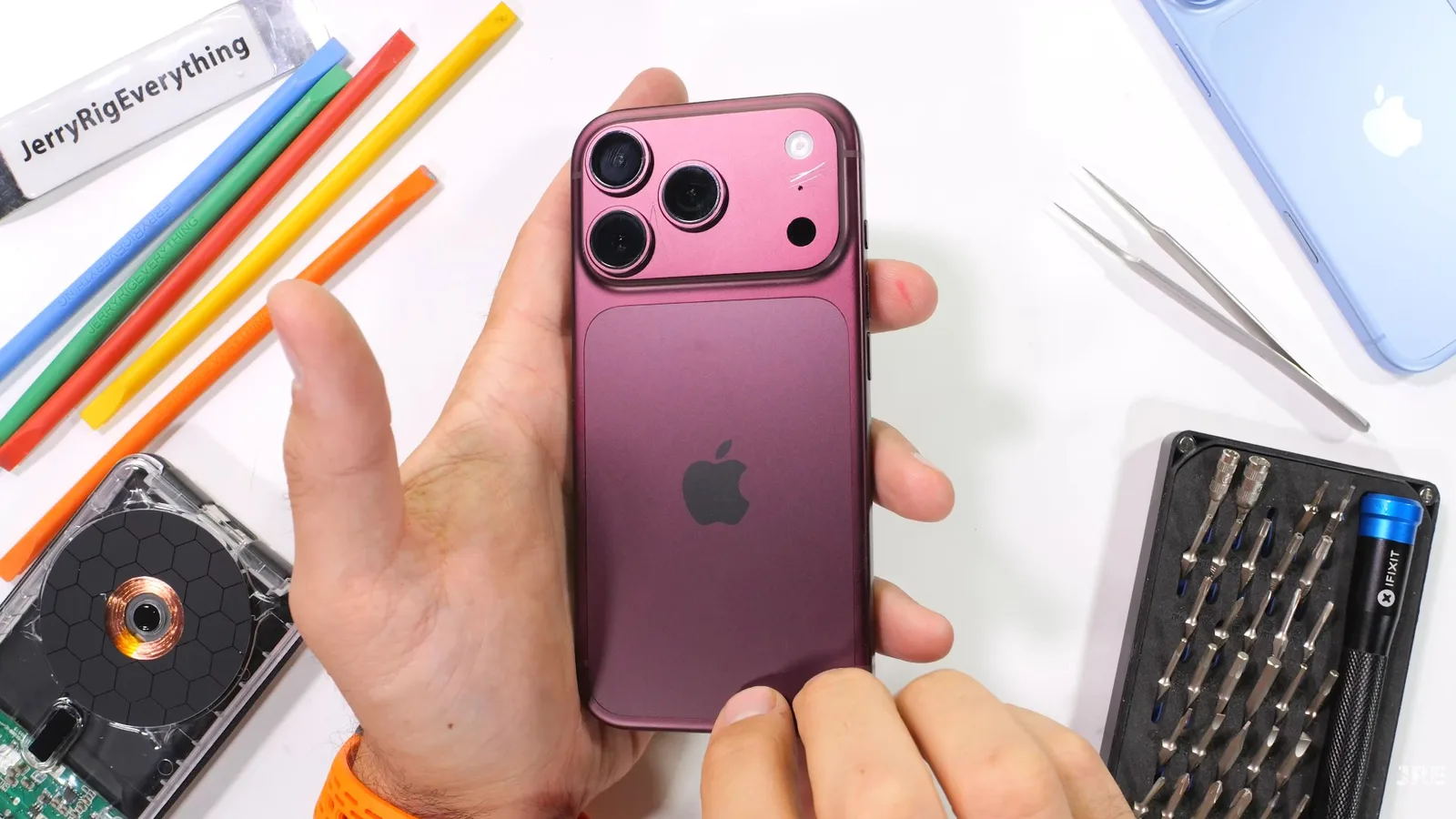 Сколько стоит ремонт iPhone 18 Pro: возможные дефекты, цены на запчасти, выгодно ли это (видео)
