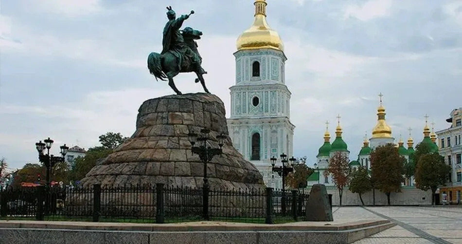 Ми залишаємося в Києві – посольства низки країн ЄС в Україні відреагували на російські погрози