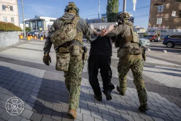 СБУ затримала 18-річного жителя Одеси за підозрою у коригуванні ударів РФ та підготовці теракту