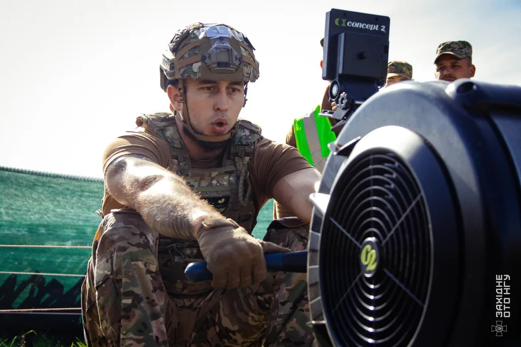 Після максимальних фізичних навантажень нацгвардійці на змаганнях переходили до стрільби