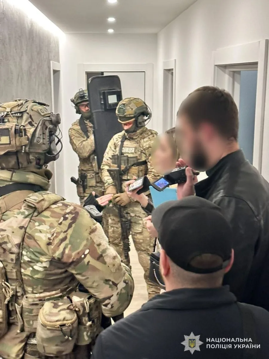 Обшуки у справі шахрайства в нічних закладах Львова