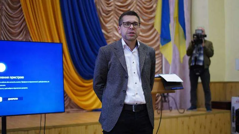 Чернівецька лікарня відтепер має власну сонячну станцію: скільки служитиме та хто допоміг облаштувати