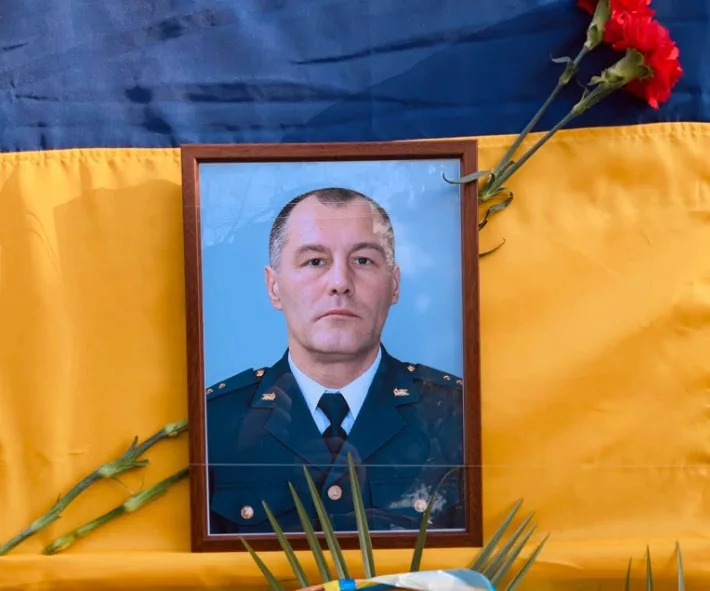 У Глухові попрощалися із захисником Олександром Лушницьким