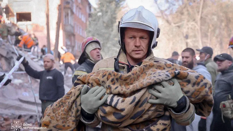 Трьом було по року, Максиму — вісім: Президент назвав імена загиблих у Прилуках дітей