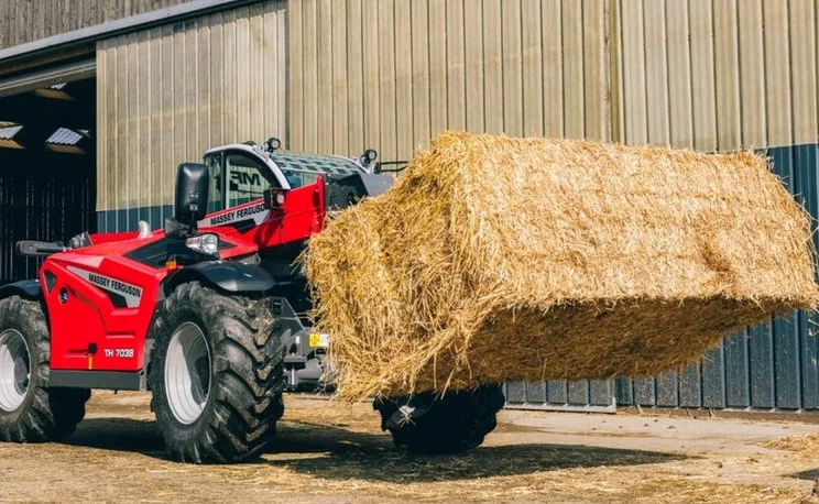 Телескопічний навантажувач Massey Ferguson TN 7038 відпрацював два сезони в господарстві