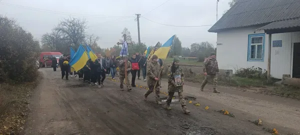 Життя обірвав ворожий дрон: на Волині &nbsp;попрощалися з воїном Віталієм Левчиком (фото)