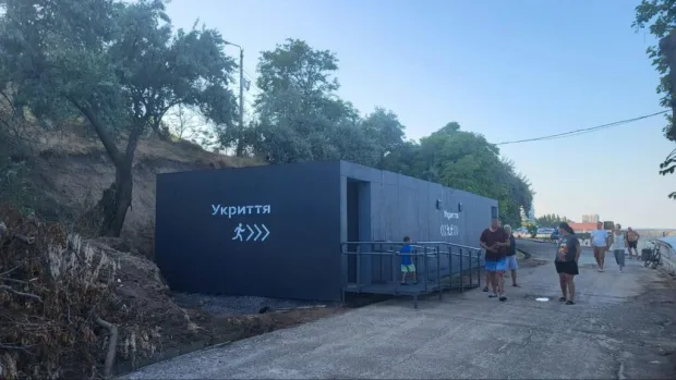 "Осенью в Одессе всем н***ть": блогер не смогла попасть в укрытие, на открытии которого пиарилась власть