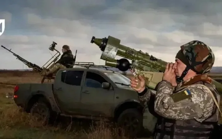 Вночі зафіксували влучання у 17 місцях, а у ще чотирьох впали уламки