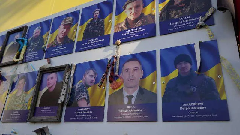 (ФОТО) Як у Чернівцях відзначили День захисників та захисниць України