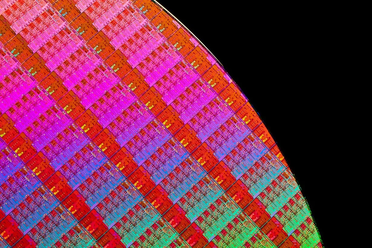 Чому впали акції Intel на 29% і чи подорожчають комп’ютери: що відомо після звіту 29 жовтня
