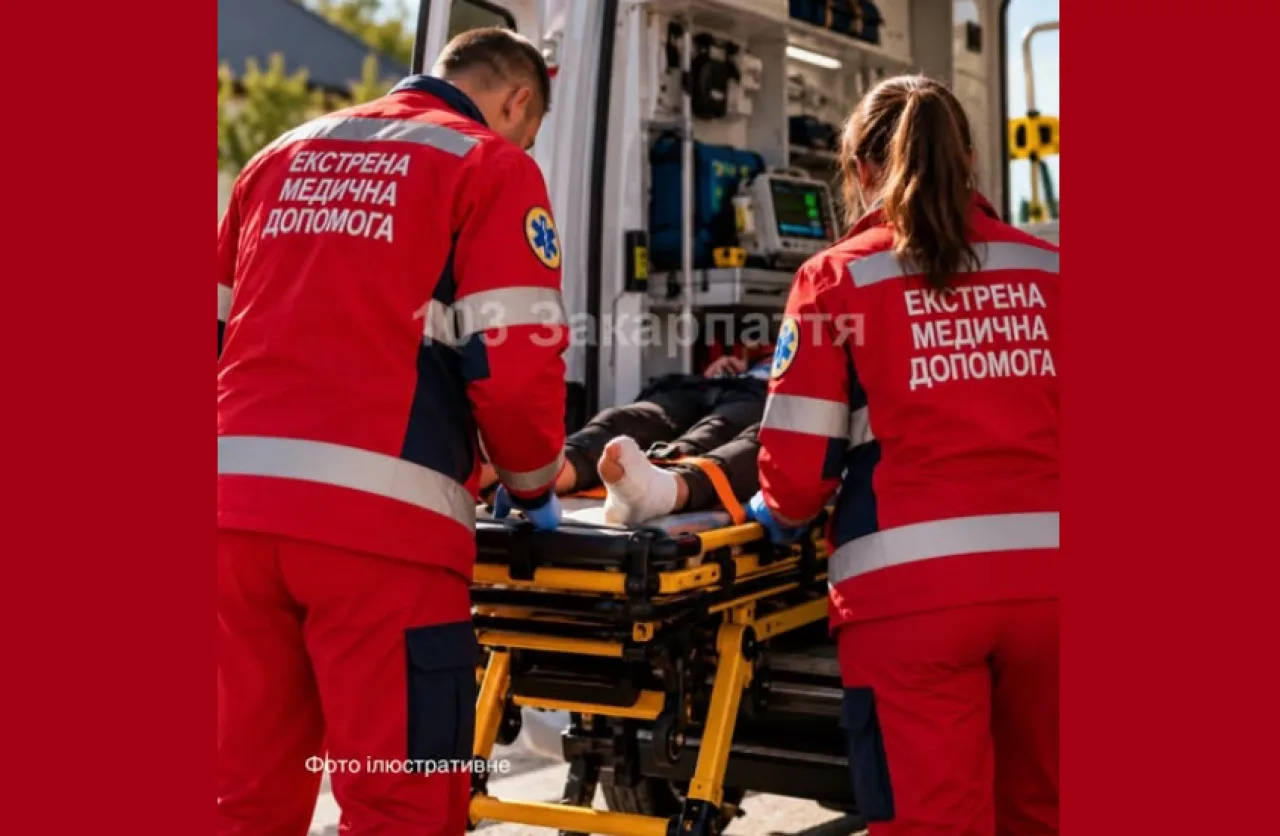 На Мукачівщині 15-річний хлопець травмував ногу бензопилою: підлітка госпіталізували до обласної дитячої лікарні