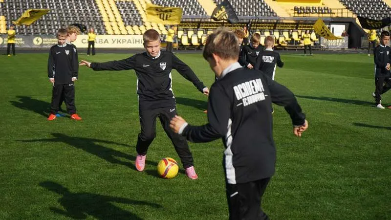 ФК «Буковина» офіційно відкрив безкоштовну Футбольну академію для юних талантів