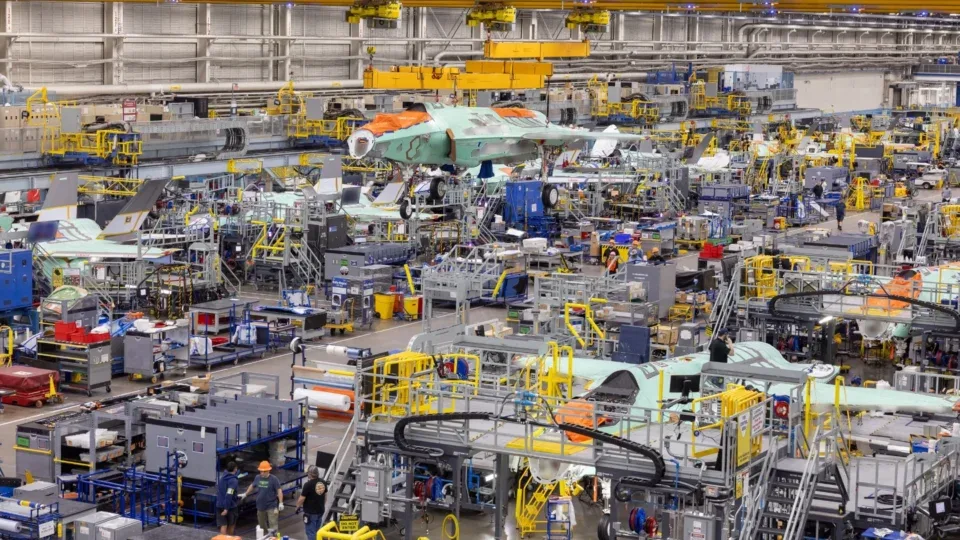 Архітектура виживання для F-35: у Lockheed Martin почали маскувати найновіші винущувачі для ФРН 