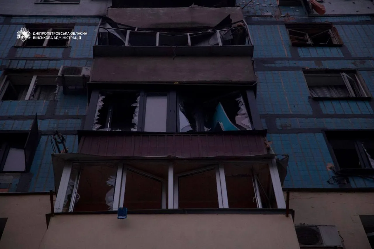 росіяни понад 20 разів атакували Дніпропетровщину: поранені шестеро людей, серед них — діти - 11.10.2026