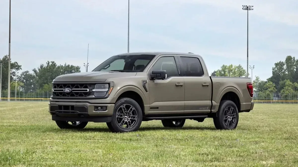 Ford відкликає понад 2 тисячі пікапів F-150 через можливі проблеми з кріпленням передніх сидінь