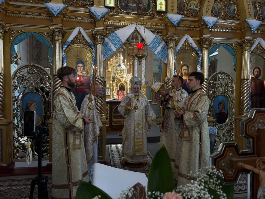 На Львівщині освятили новий престол (ФОТО)