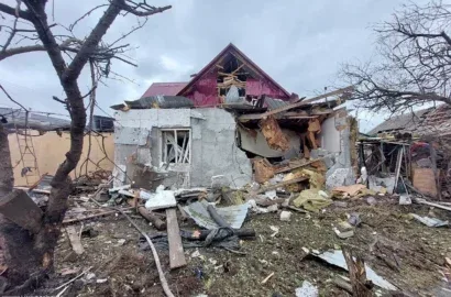 Наслідки удару російського безпілотника по приватних будинках у Миколаєві