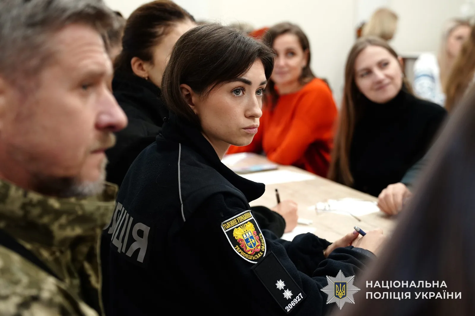 Поліцейські Тернопільщини написали Радіодиктант єдності