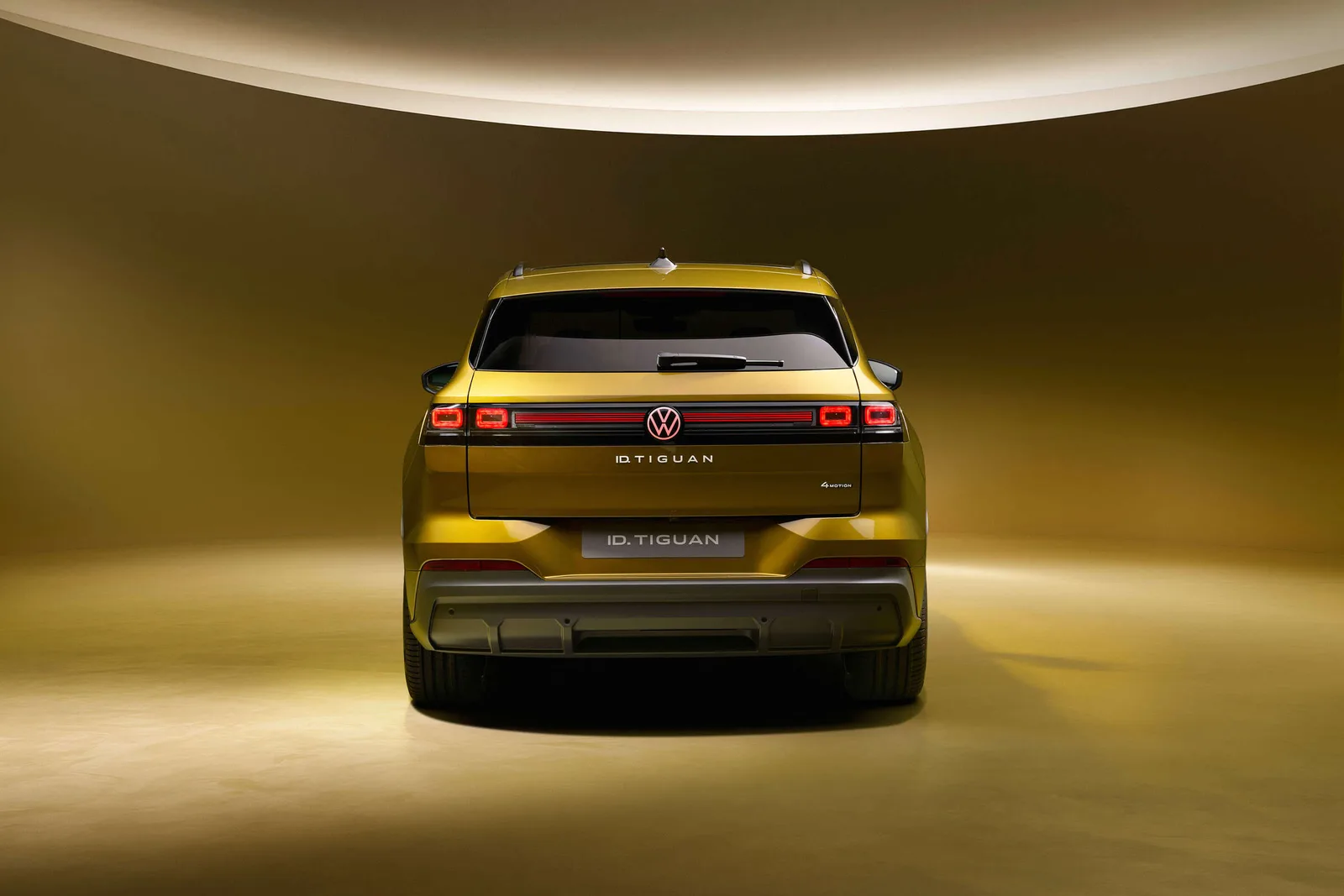 ID. Tiguan, вид сзади