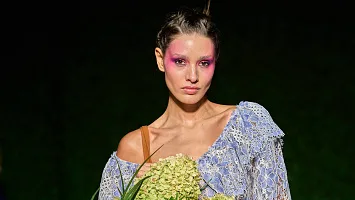 9 makeup-трендів сезону весна-літо 2027 з Тижнів моди в Нью-Йорку, Лондоні, Мілані та Парижі