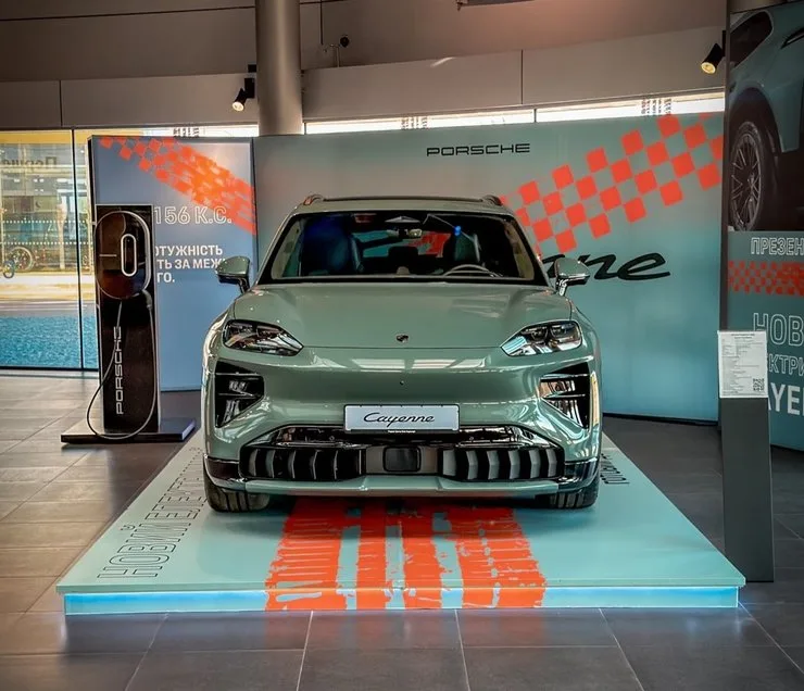 Автомобиль Porsche Cayenne