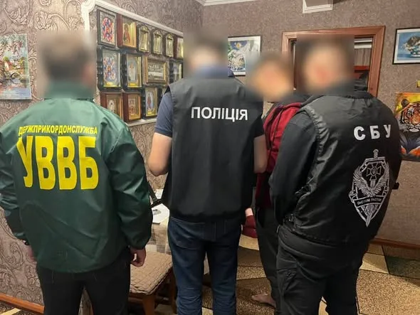 На Львівщині викрили схему виїзду за кордон через «Шлях» - 1