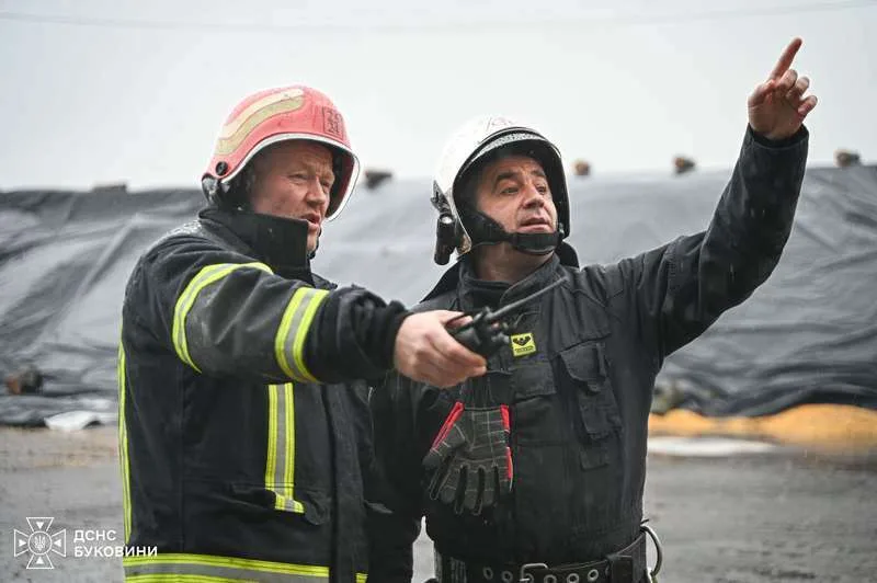 Масштабна пожежа на Буковині: згоріло пів тонни збіжжя
