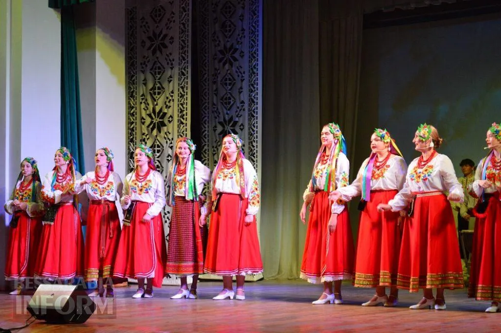 Від артефактів із фронту до концертної сцени: у Білгороді-Дністровському вшанували захисників та захисниць