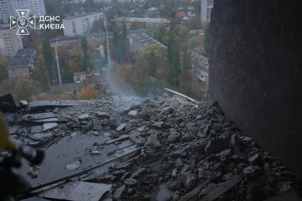 У Києві внаслідок ранкової атаки БпЛА загинули дві людини У Києві внаслідок ранкової атаки БпЛА загинули дві людини