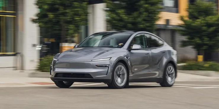 Автомобиль 2026 года Tesla Model Y