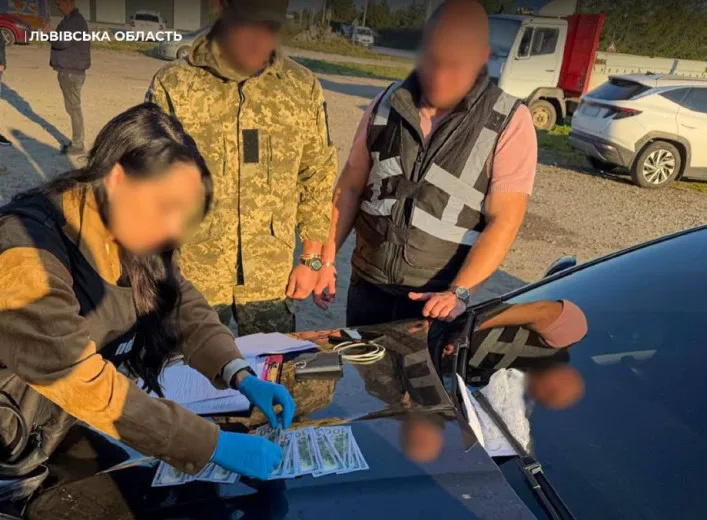 На Львівщині викрили жителя Сумщини, який вимагав 6500 доларів за призначення військового на «безпечну» посаду