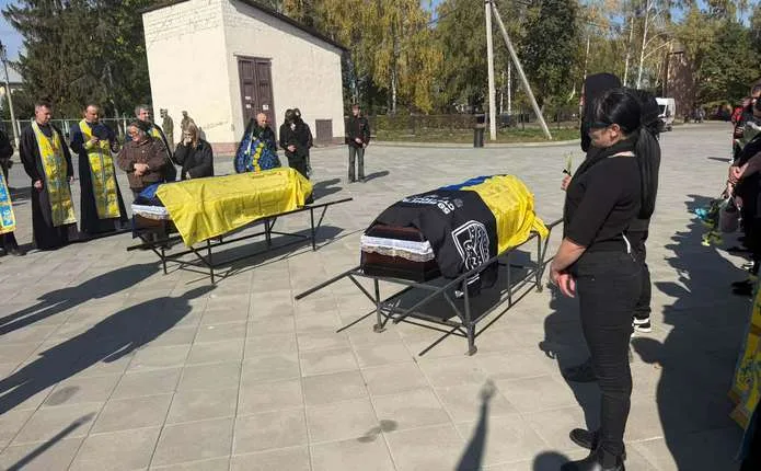 Свято - на тисячі, похорон - на дев'ятьох: вихідні в Чернівцях, які змушують замислитися